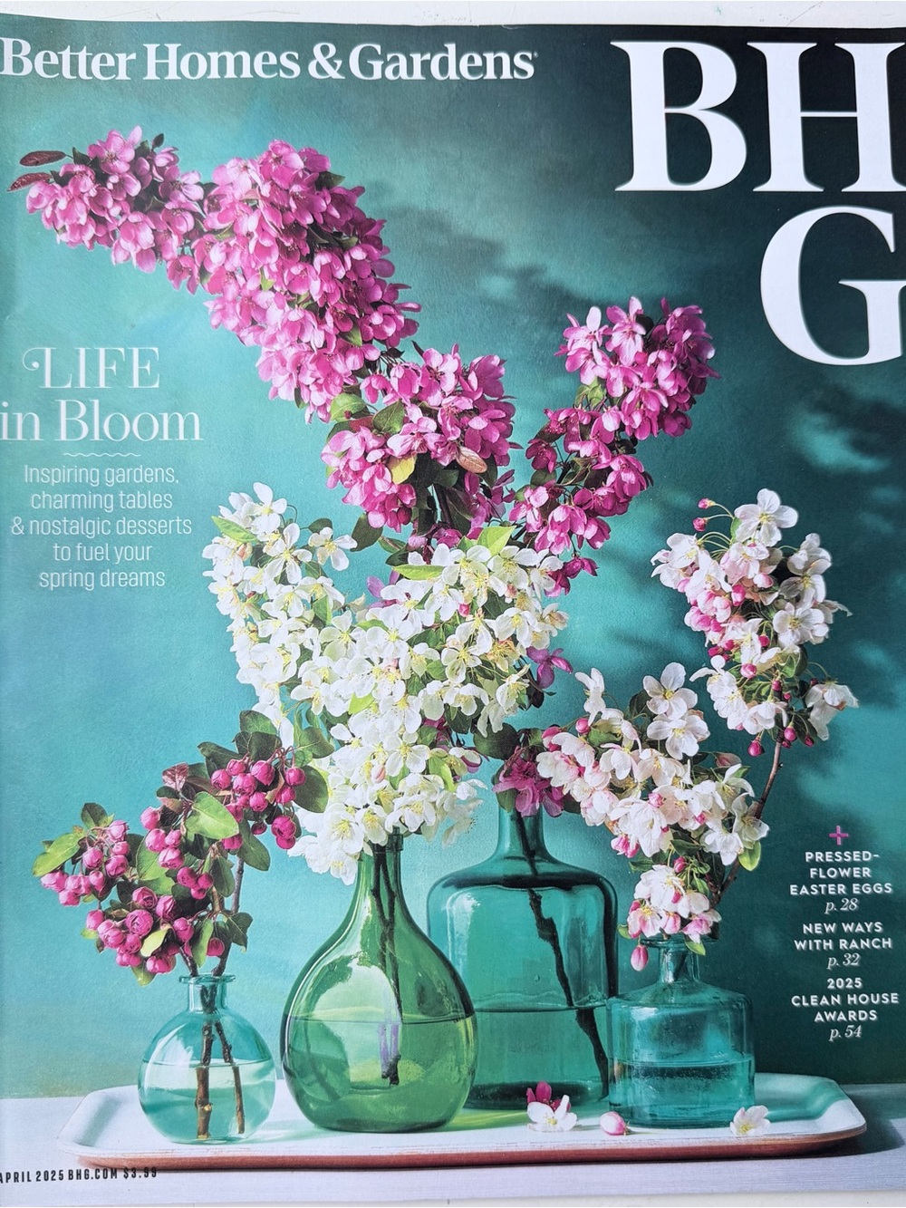 Better Homes & Gardens Magazine - APRIL 2025 Life in Bloom Charming Tables